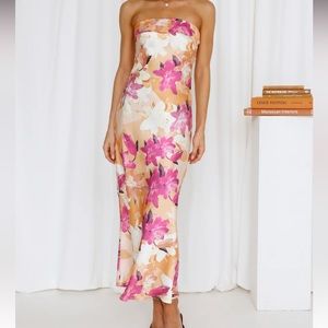 Hello Molly - “Beat Pumpin Maxi Dress Floral”